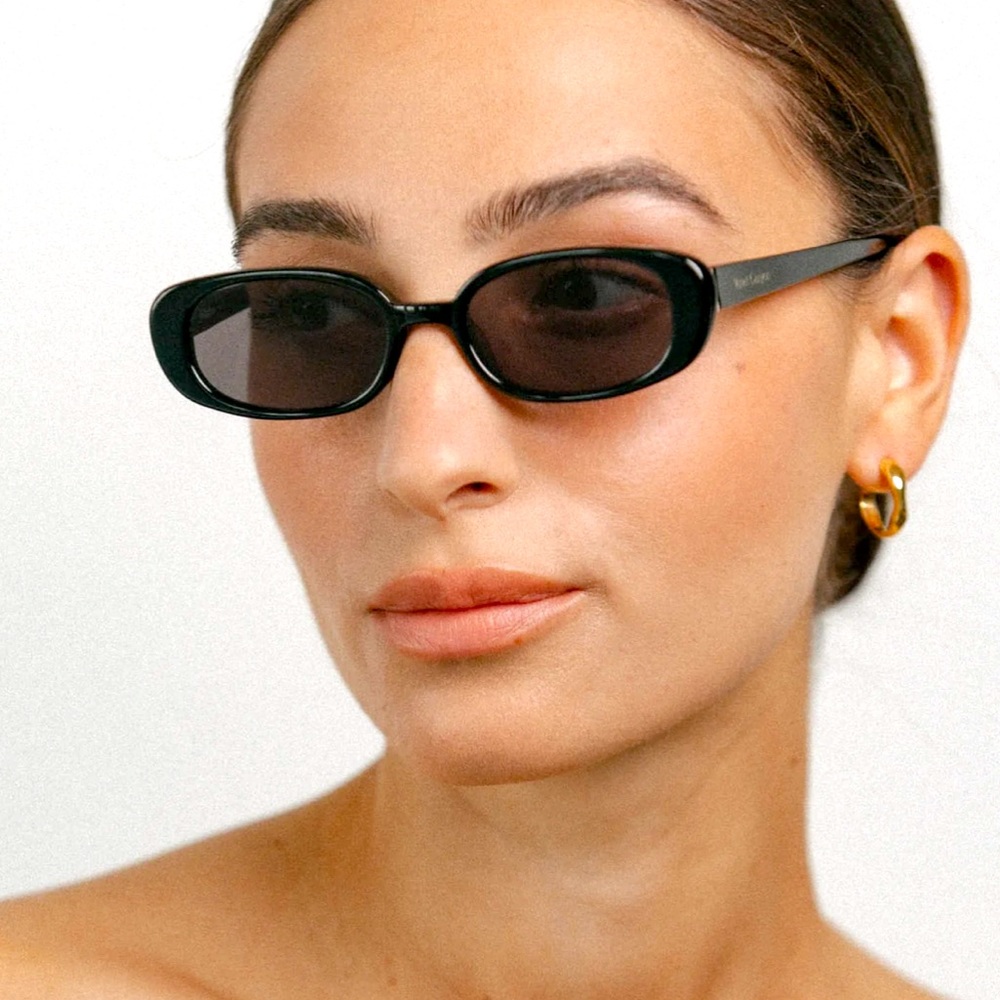 NWT Velvet Canyon Black Velvetines sunglasses - Kaia Gerber’s fave brand